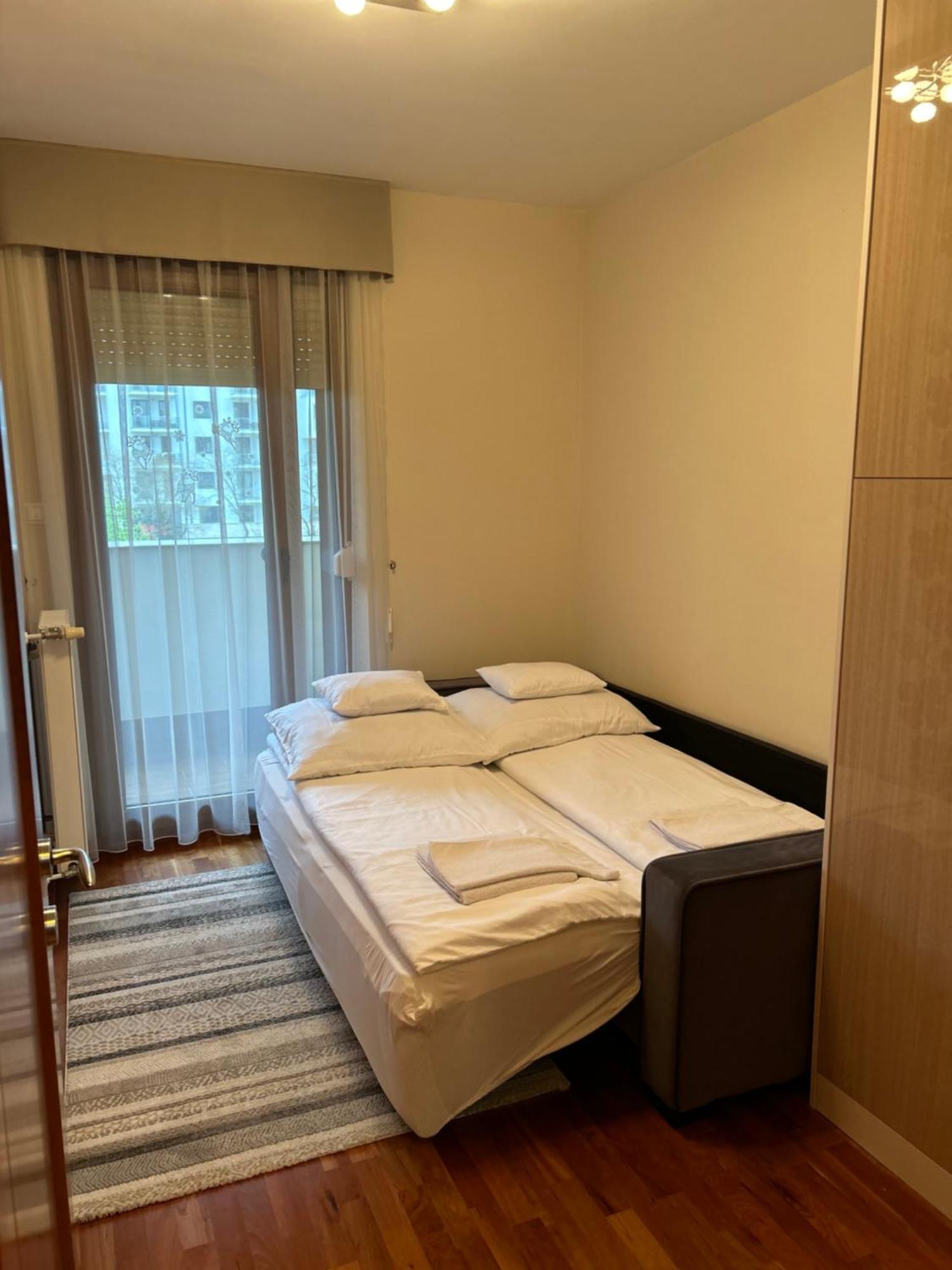 Danube Terrace Elegant With 2 Bedroom With Free Air Conditioner And Private Parking Budapest Ngoại thất bức ảnh
